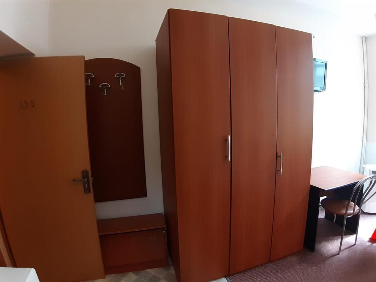 Old Town Friendly And Lovely Apartment Boekarest Buitenkant foto